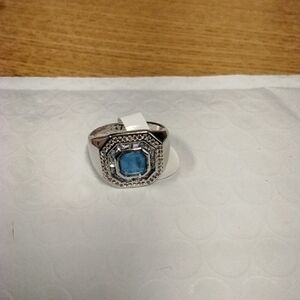 Elegant Silver Ring with Ocean Blue Gemstone